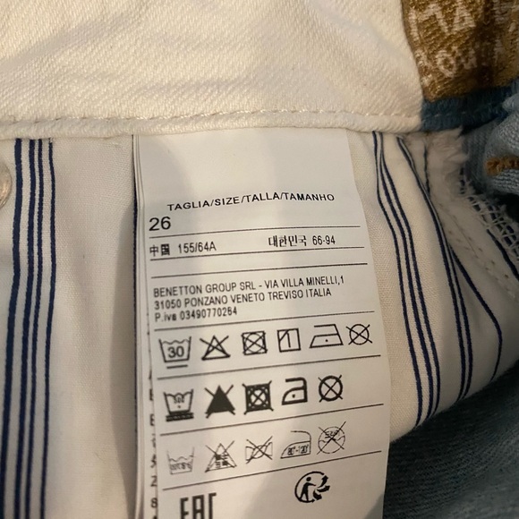 United Colors Of Benetton Retro Blue and White Bird Print Jean Shorts Size 2 - Picture 4 of 7